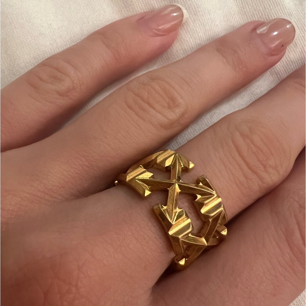 Authentic off white ring-SHIPPING OUT TOMORRROW MORNING IF BOUGHT TONIGHT